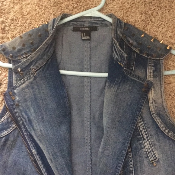 Spiked Detail Denim Vest - Picture 2 of 4